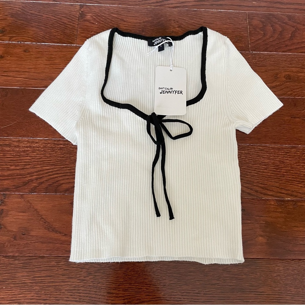 Don’t Call me Jennyfer black and white bow top